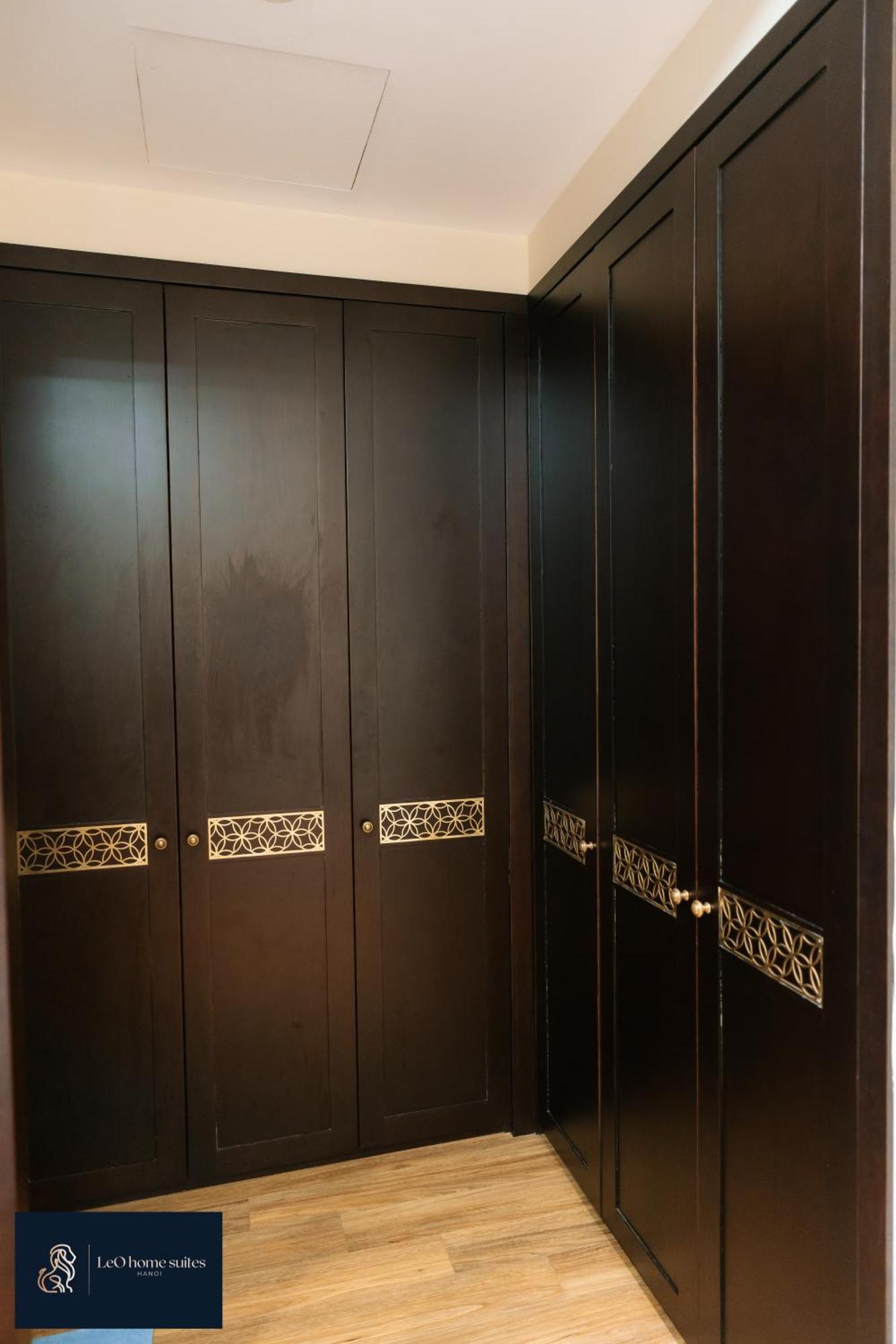 Home Suites -Natural Light -Projector -Spacious - 2Br Incenter هانوي المظهر الخارجي الصورة