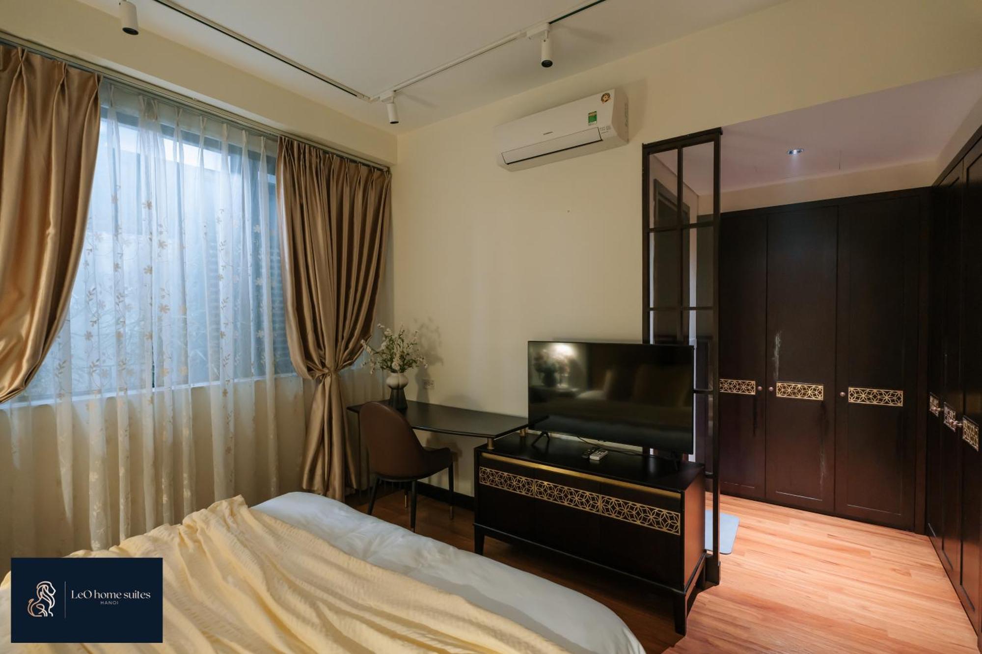 Home Suites -Natural Light -Projector -Spacious - 2Br Incenter هانوي المظهر الخارجي الصورة