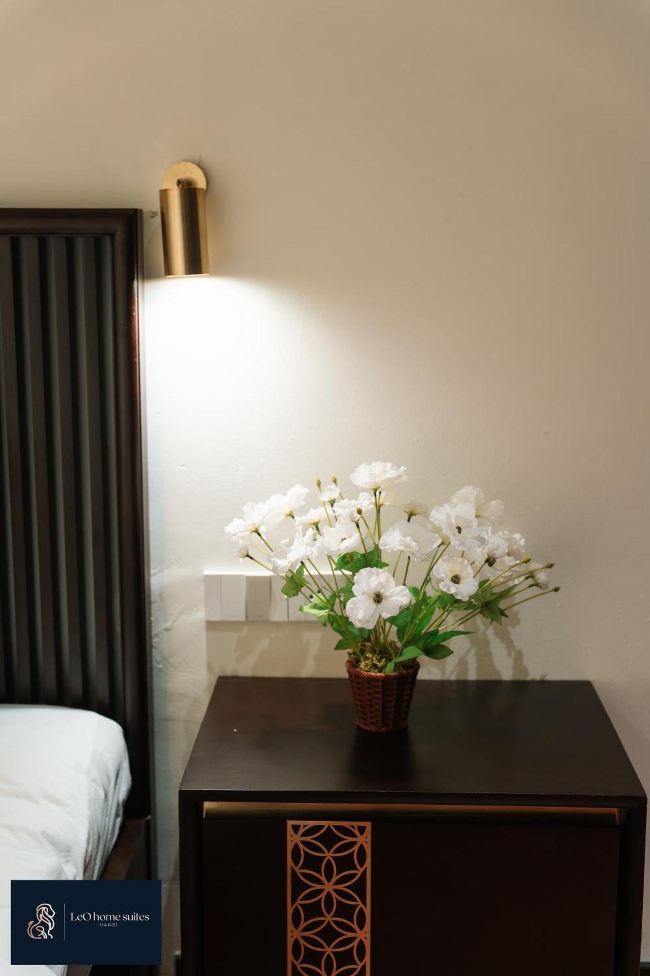 Home Suites -Natural Light -Projector -Spacious - 2Br Incenter هانوي المظهر الخارجي الصورة