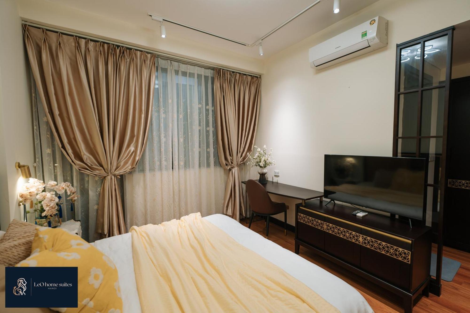 Home Suites -Natural Light -Projector -Spacious - 2Br Incenter هانوي المظهر الخارجي الصورة