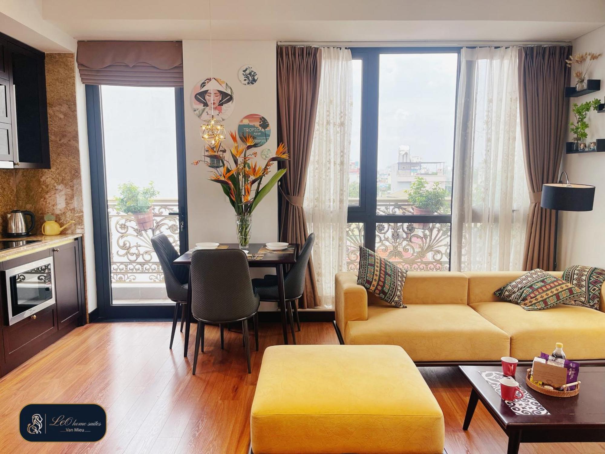 Home Suites -Natural Light -Projector -Spacious - 2Br Incenter هانوي المظهر الخارجي الصورة