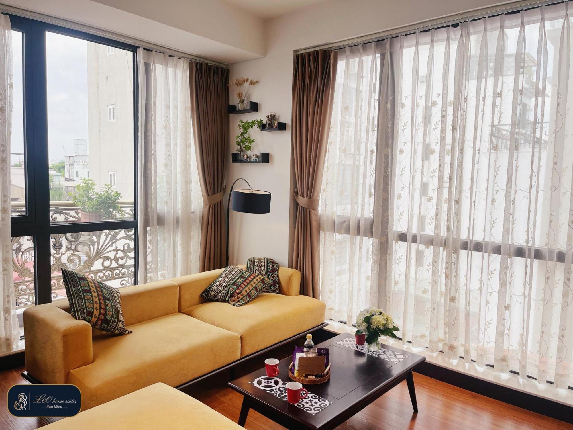 Home Suites -Natural Light -Projector -Spacious - 2Br Incenter هانوي المظهر الخارجي الصورة