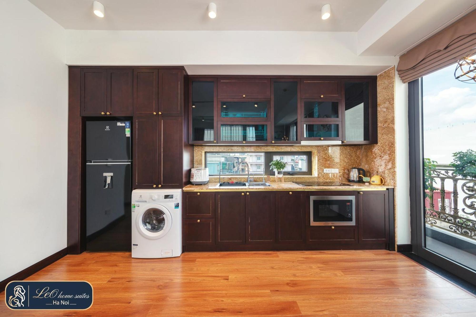Home Suites -Natural Light -Projector -Spacious - 2Br Incenter هانوي المظهر الخارجي الصورة